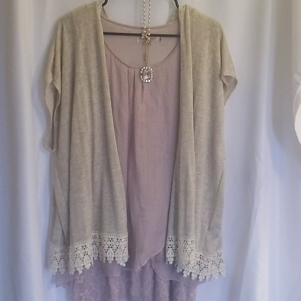 Cardigan with crochet bottom